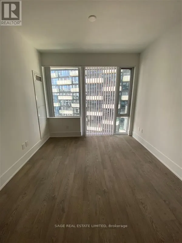 1210 - 470 FRONT STREET W