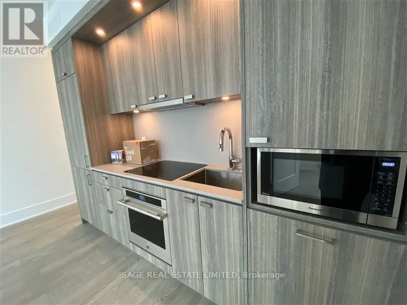 1210 - 470 FRONT STREET W
