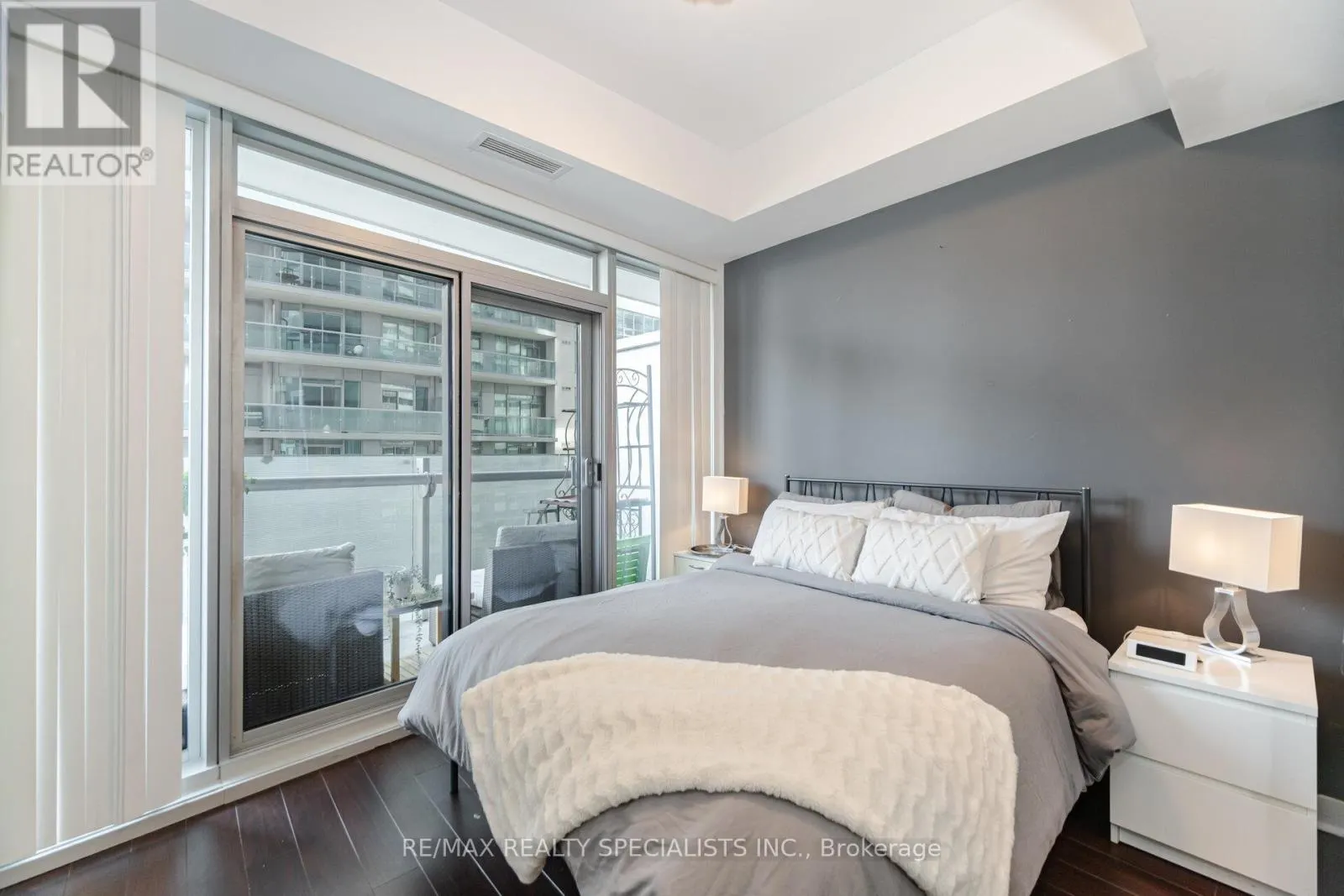 804 - 12 YORK STREET