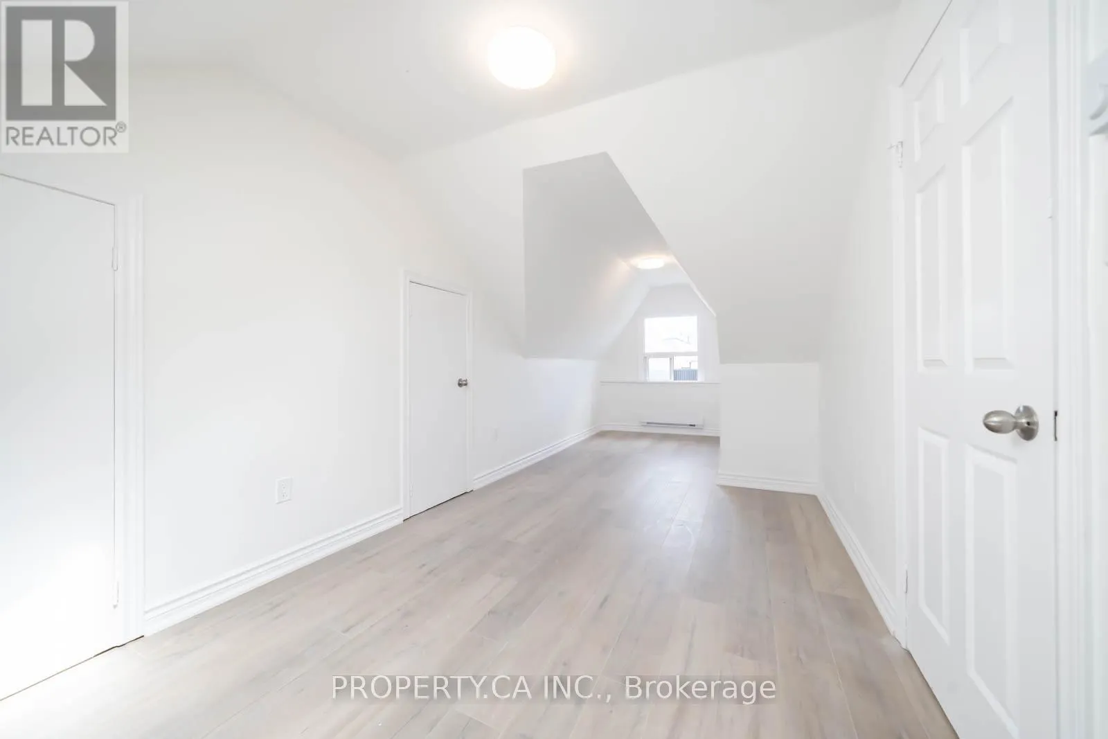 2ND/3RD FLR - 196 AUGUSTA AVENUE