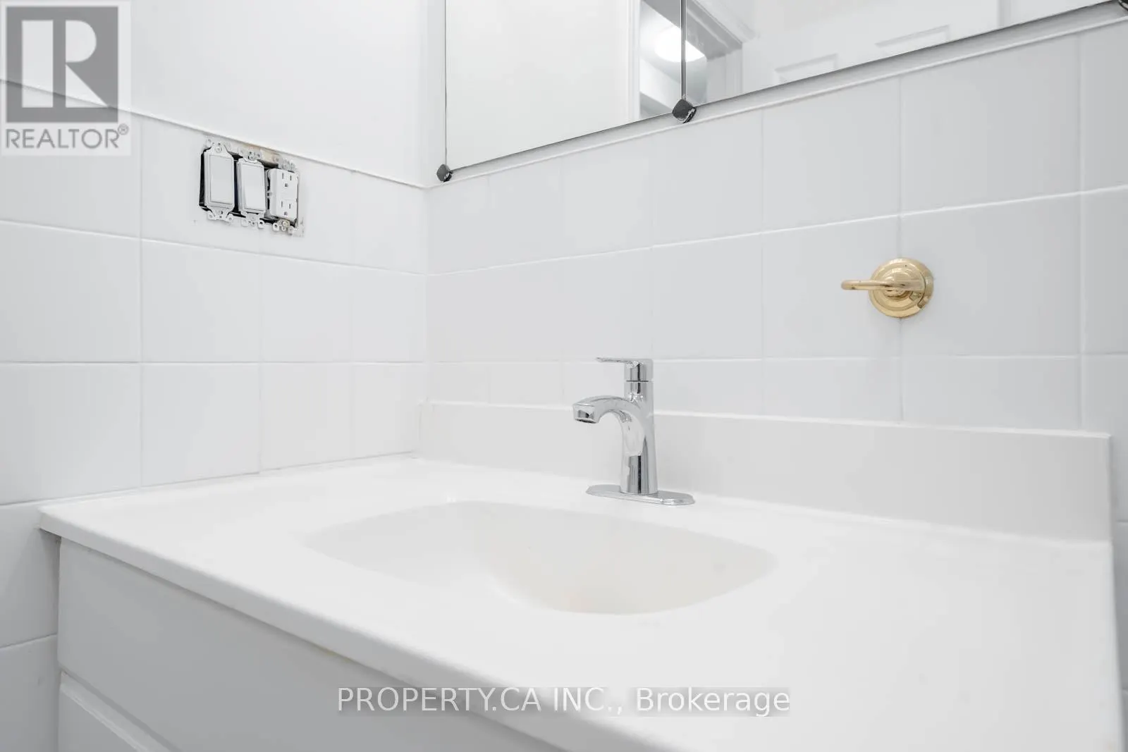 2ND/3RD FLR - 196 AUGUSTA AVENUE