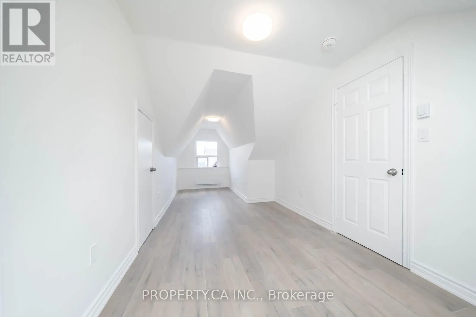 2ND/3RD FLR - 196 AUGUSTA AVENUE