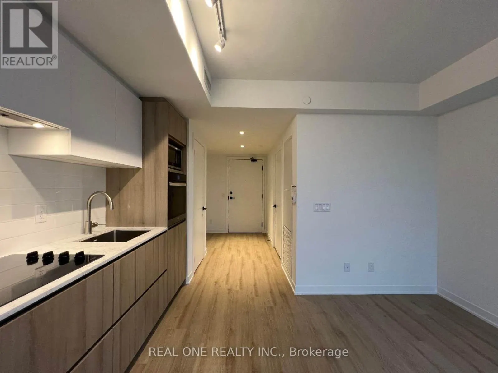 1112 - 319 JARVIS STREET