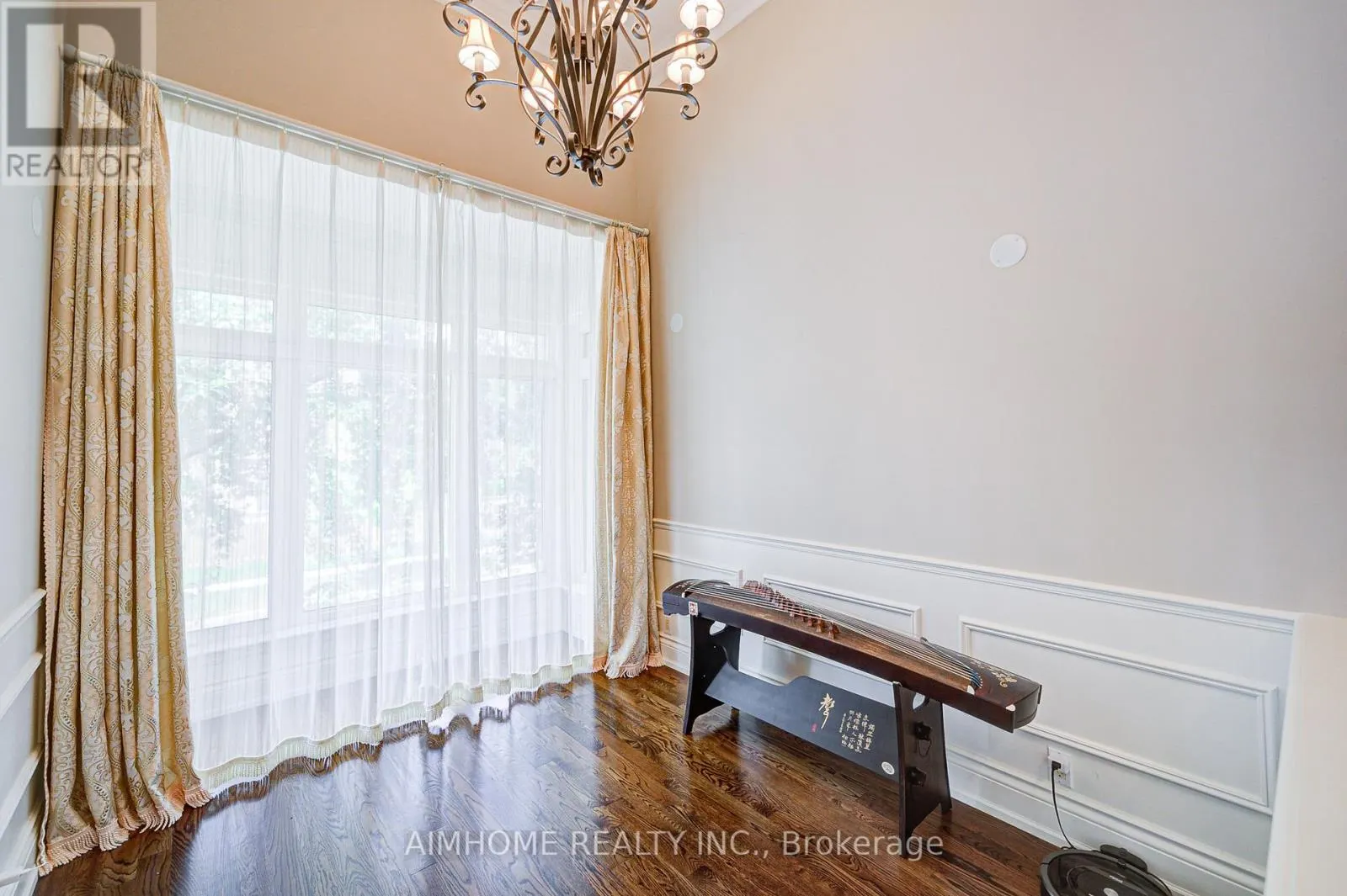 208 FLORANCE AVENUE