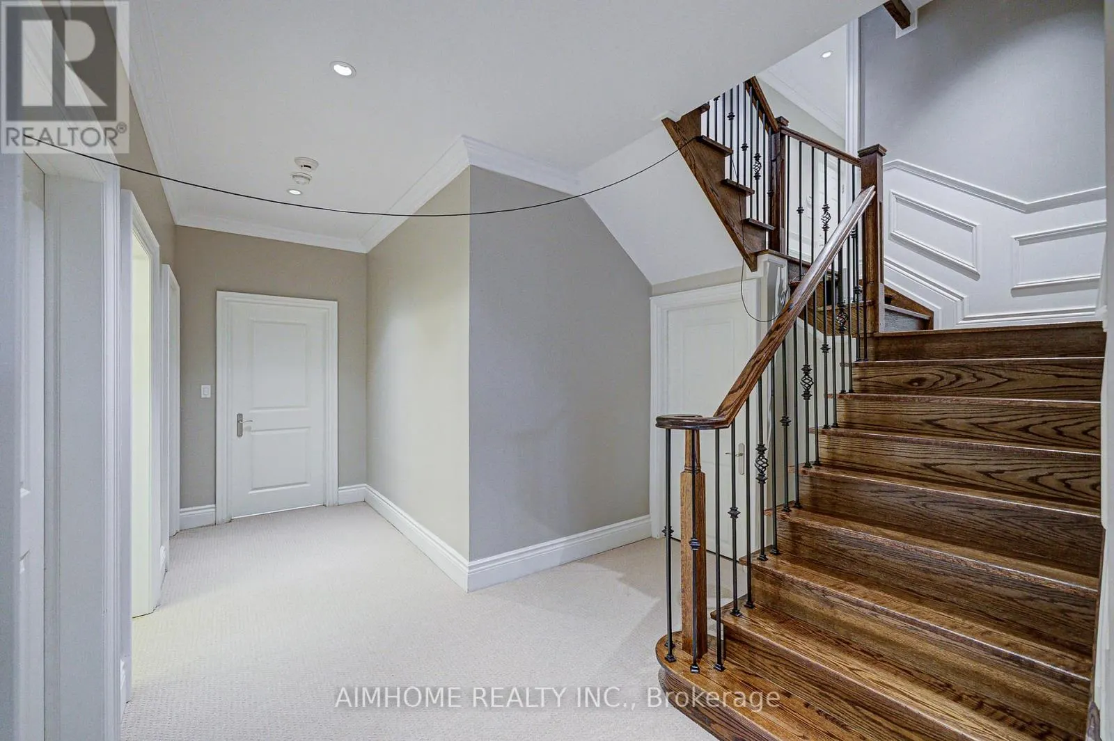 208 FLORANCE AVENUE