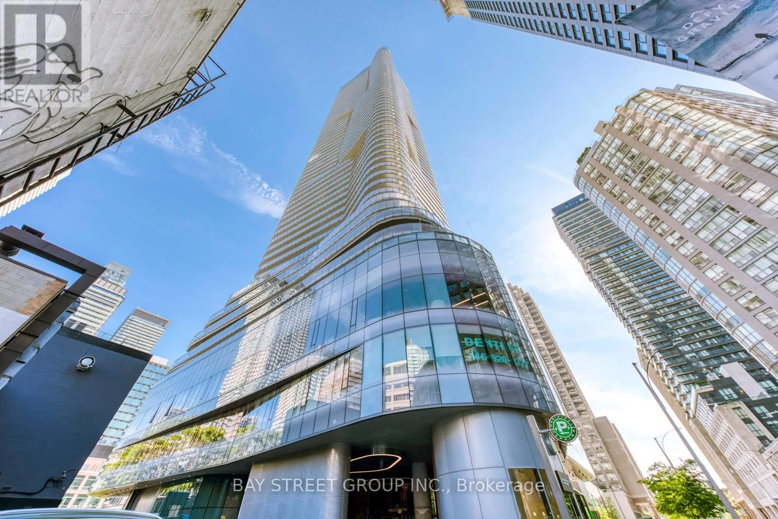 405 - 11 WELLESLEY STREET W