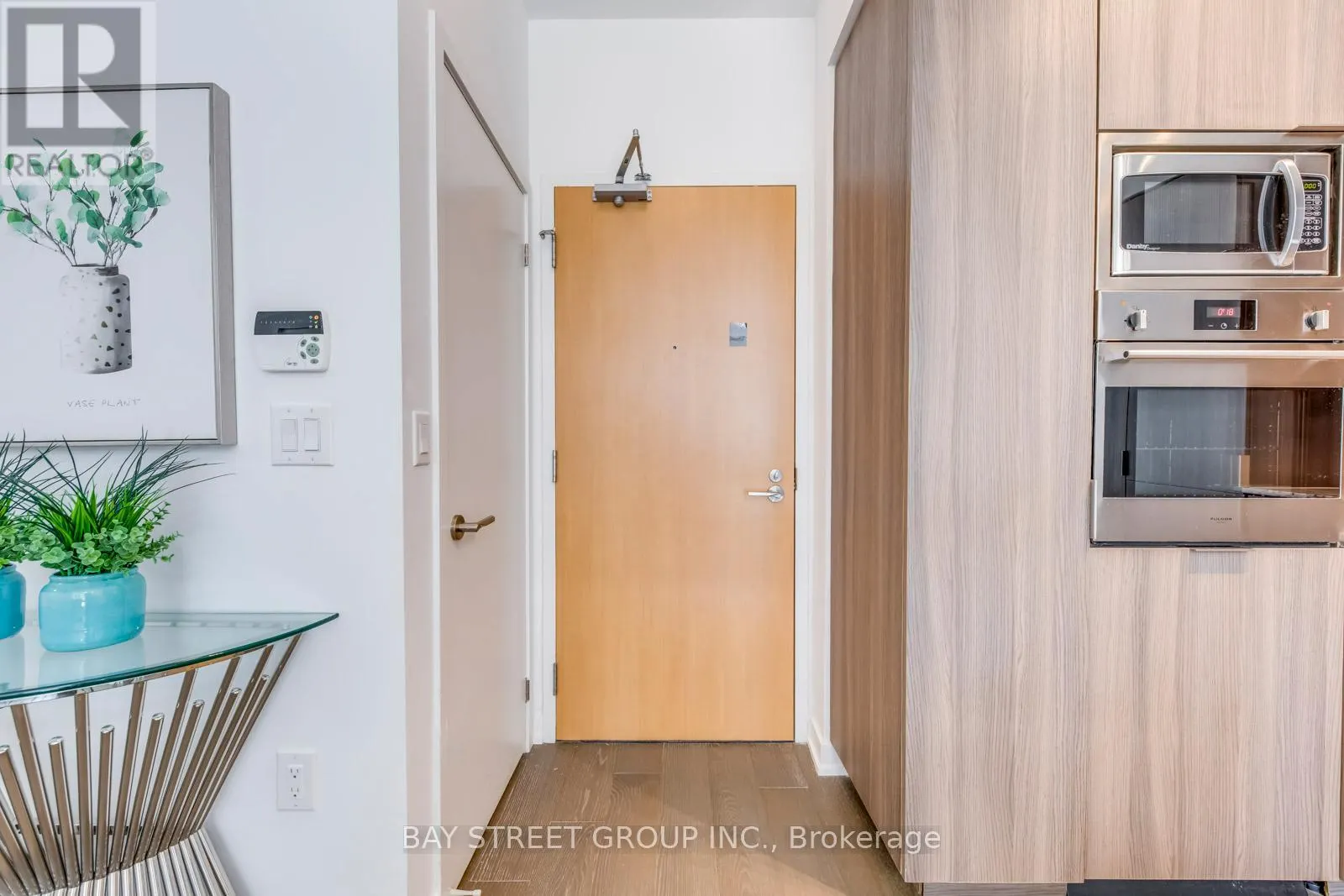 405 - 11 WELLESLEY STREET W