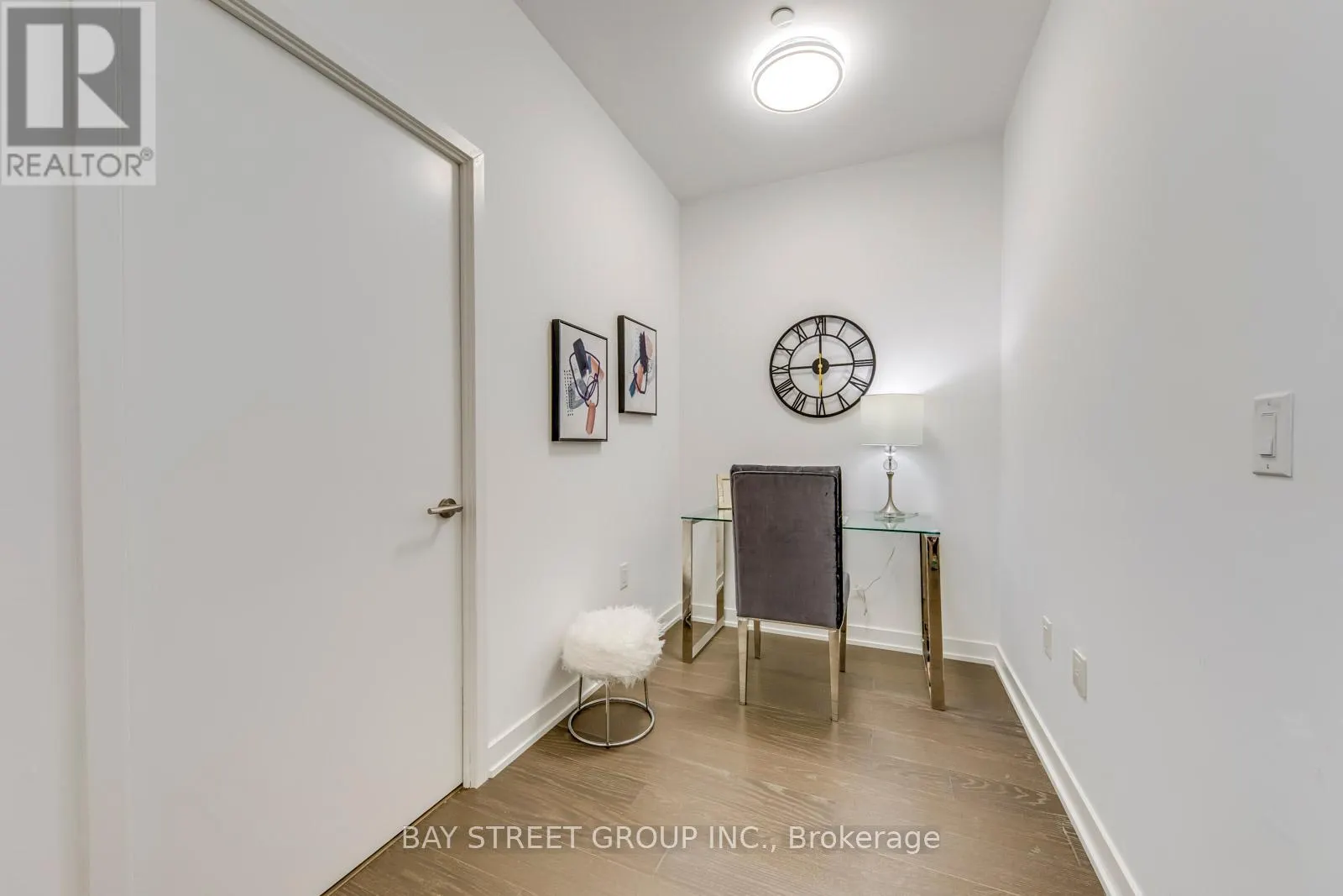 405 - 11 WELLESLEY STREET W