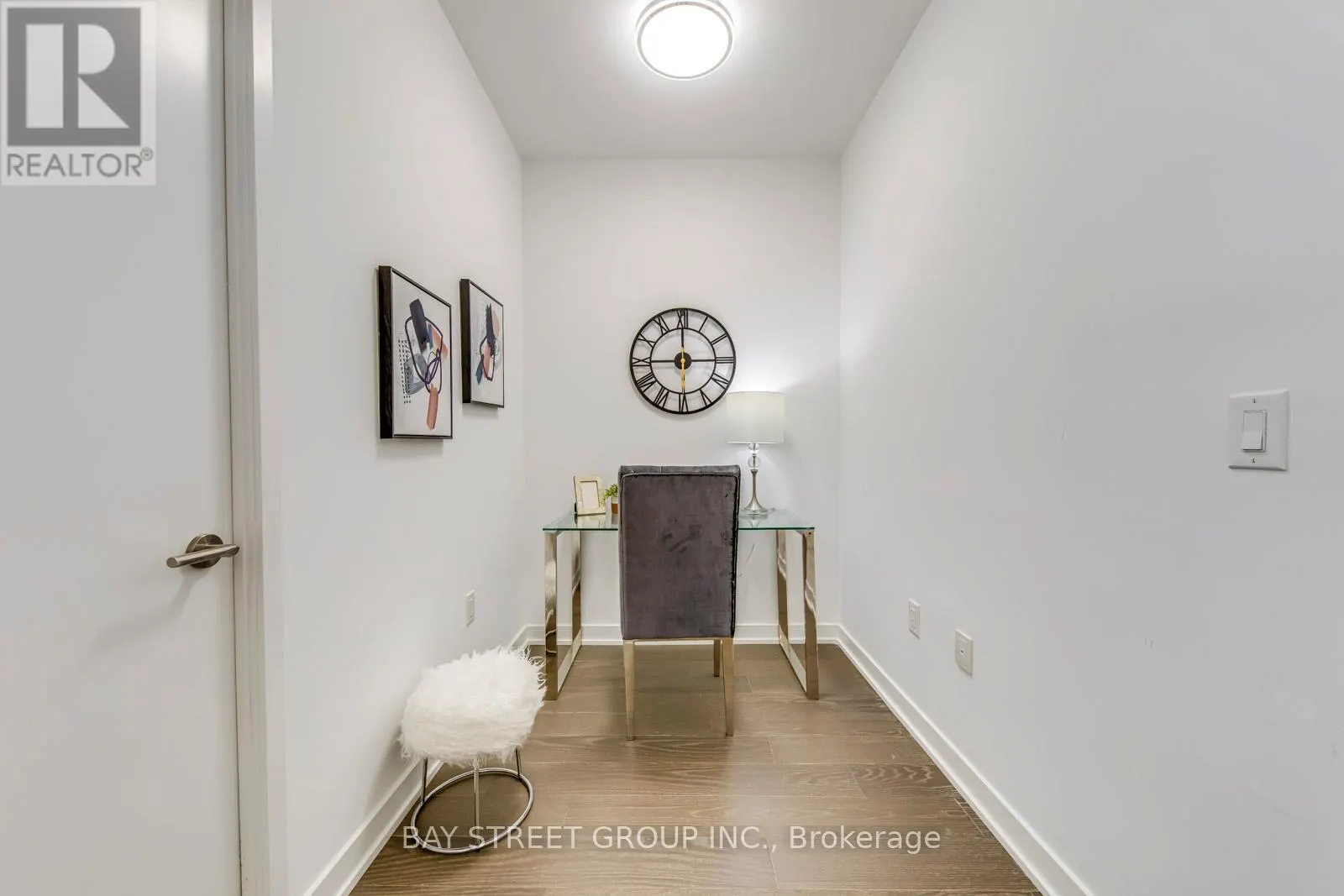 405 - 11 WELLESLEY STREET W