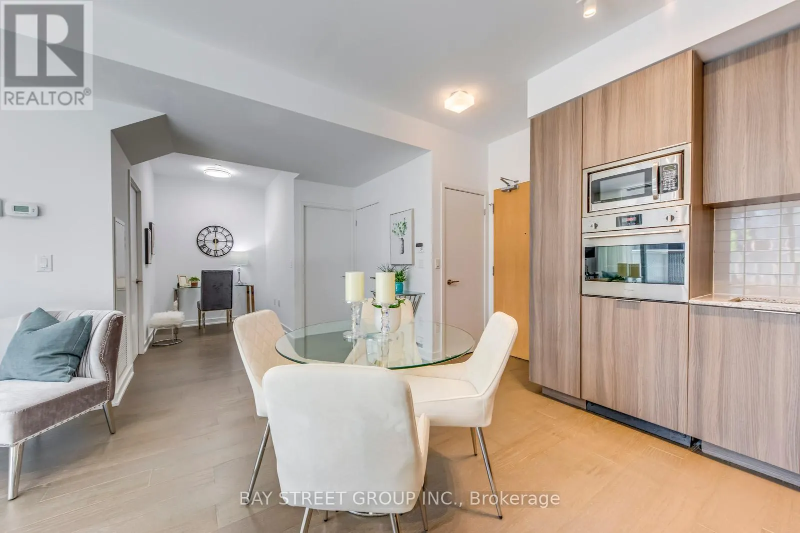 405 - 11 WELLESLEY STREET W
