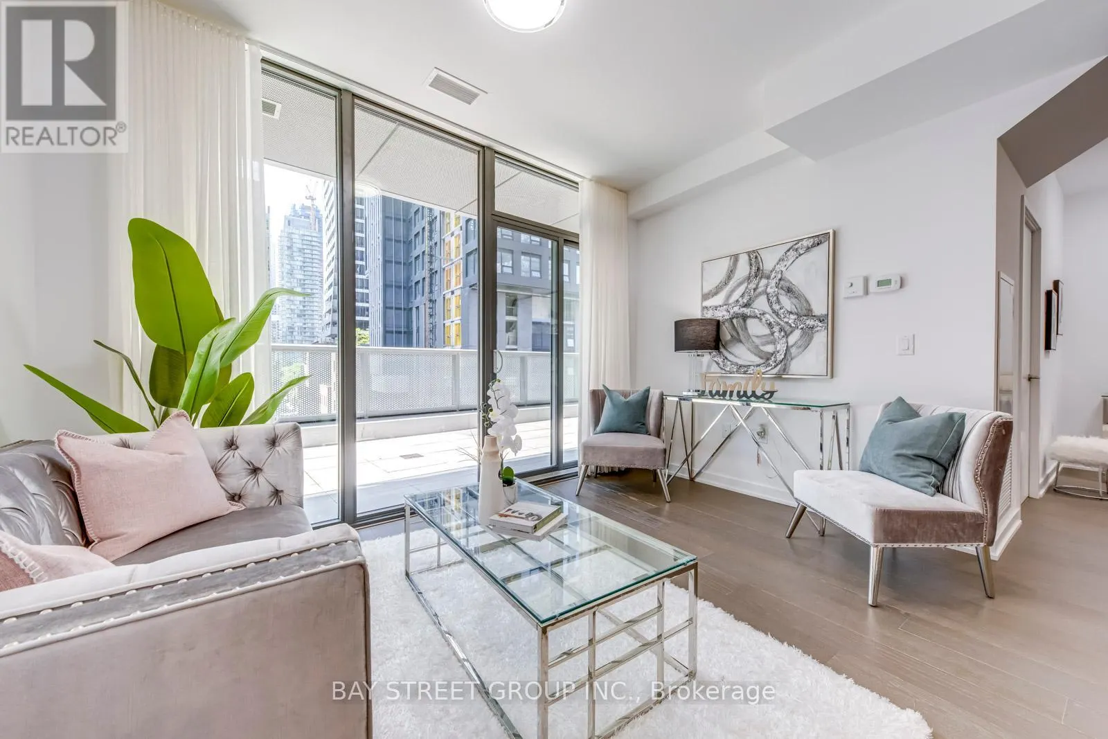 405 - 11 WELLESLEY STREET W