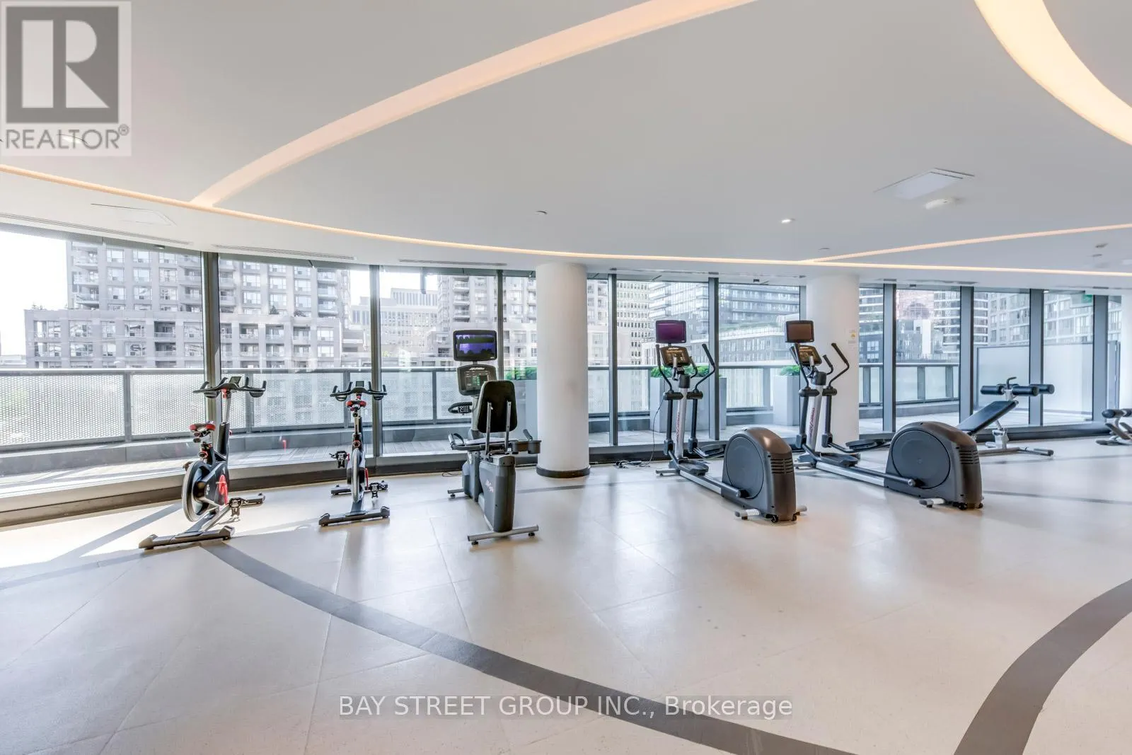 405 - 11 WELLESLEY STREET W