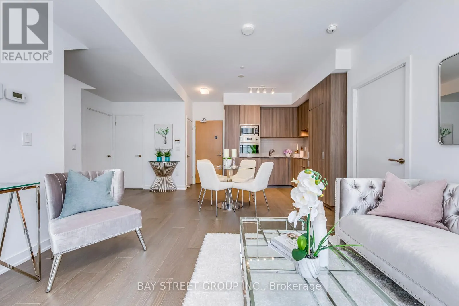 405 - 11 WELLESLEY STREET W
