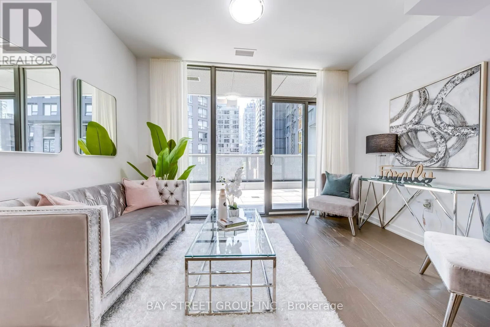 405 - 11 WELLESLEY STREET W