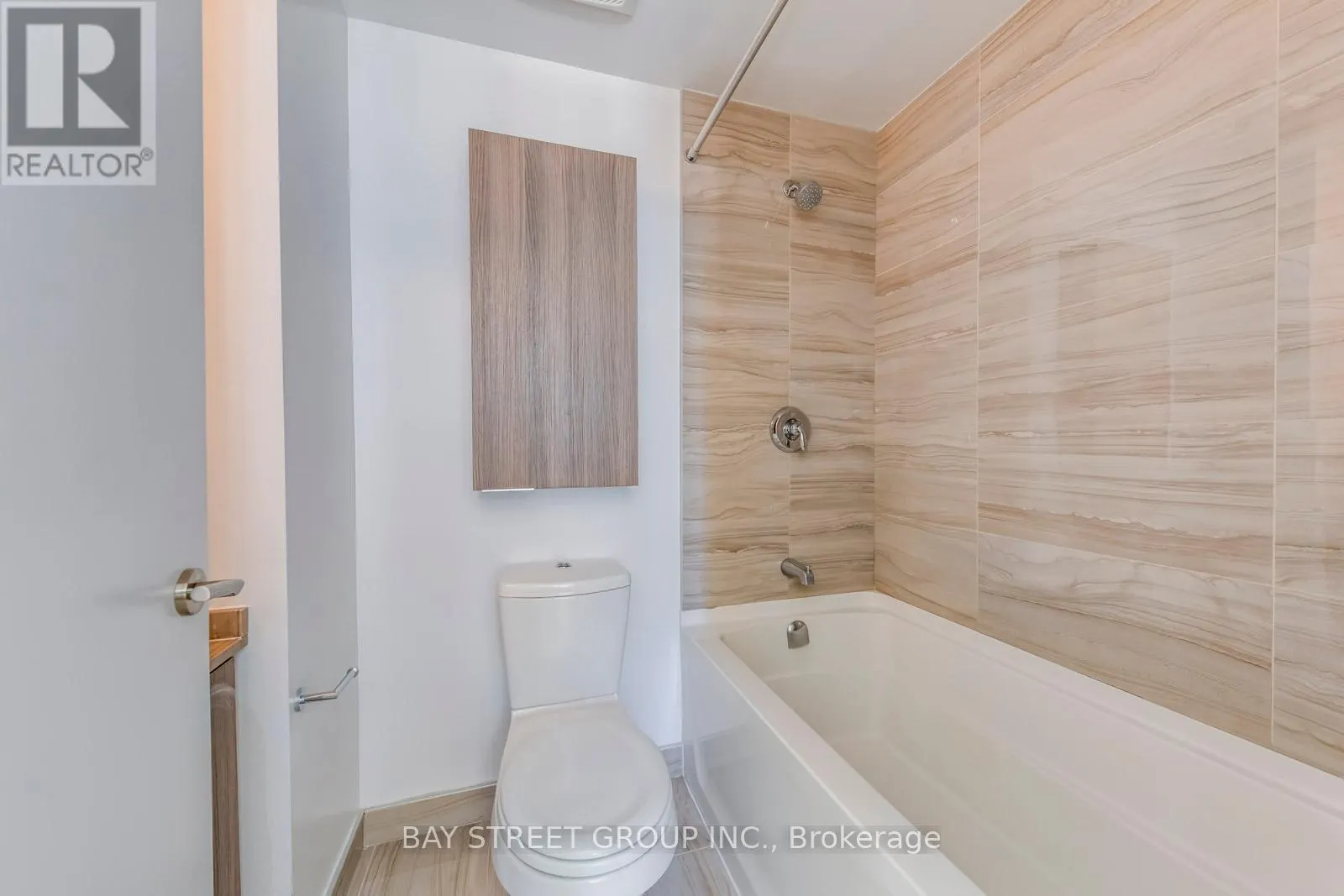 405 - 11 WELLESLEY STREET W