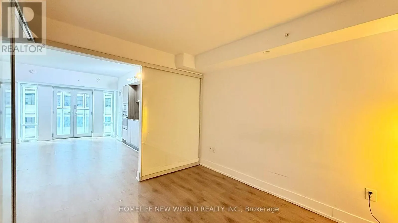 814 - 955 BAY STREET