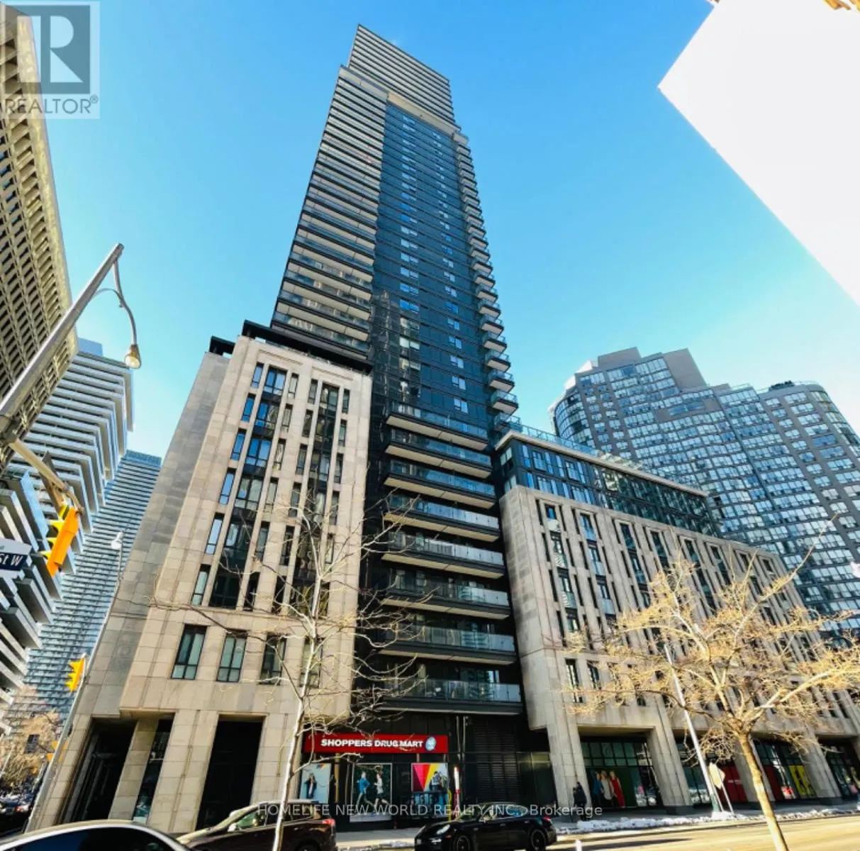 814 - 955 BAY STREET