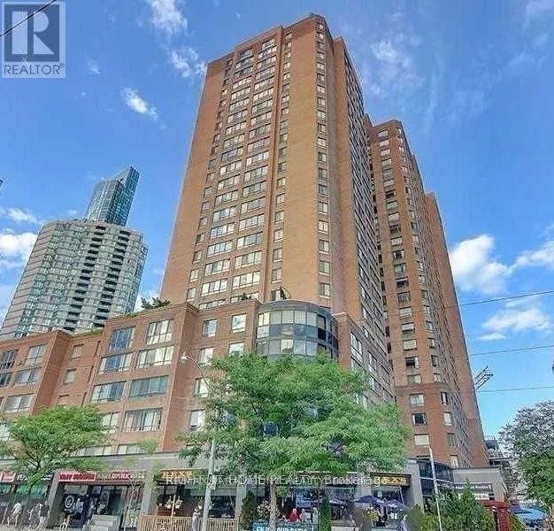 1702 - 633 BAY STREET