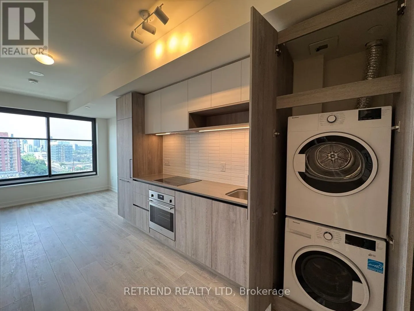 1112 - 181 STERLING ROAD
