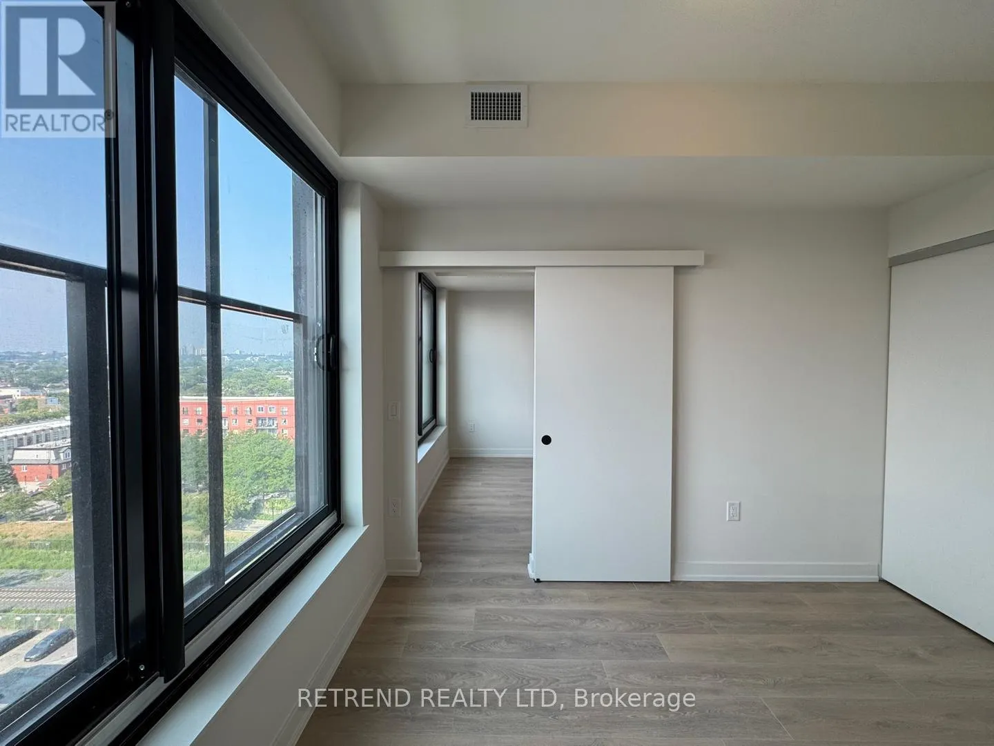 1112 - 181 STERLING ROAD