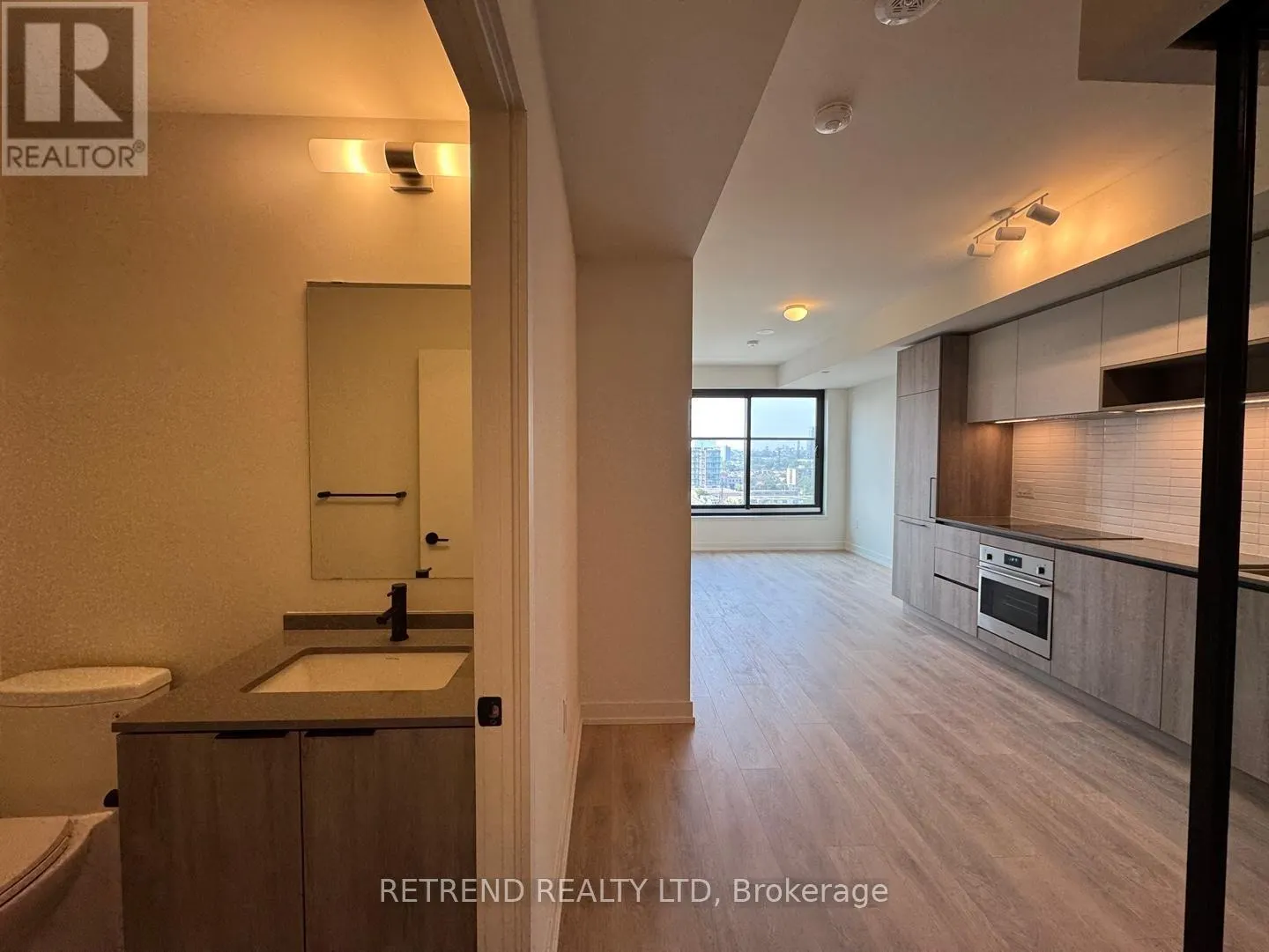 1112 - 181 STERLING ROAD