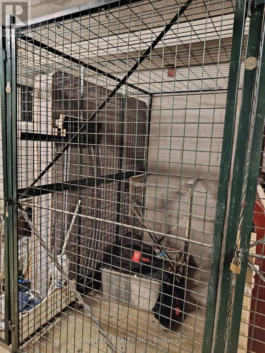 P2 LOCKER #40 - 44 GERRARD STREET W