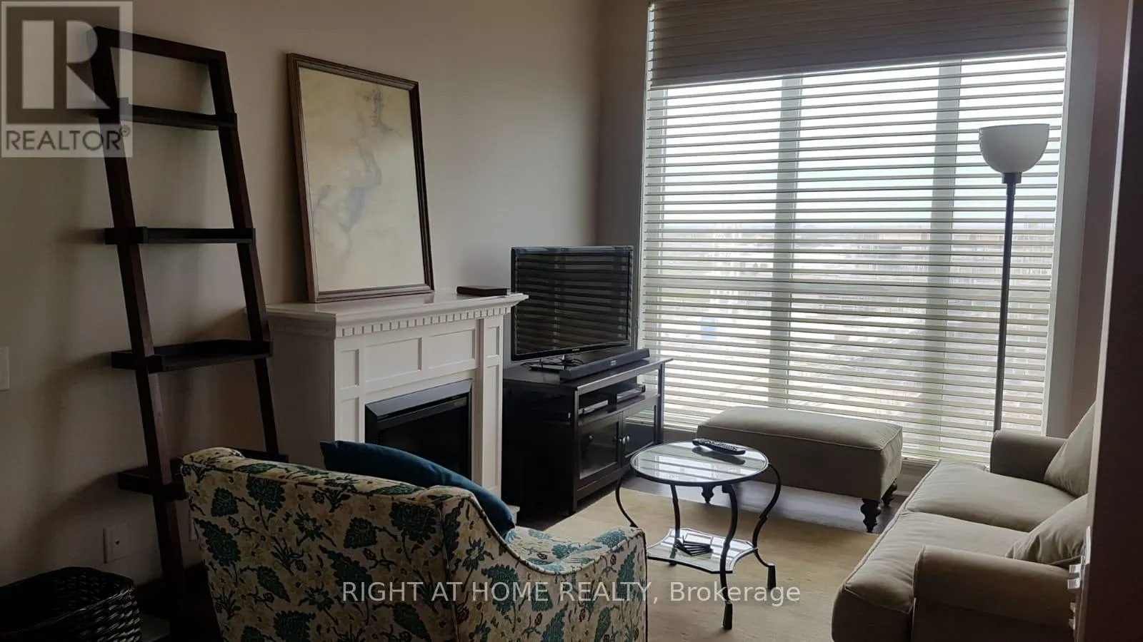 1105 - 525 WILSON AVENUE