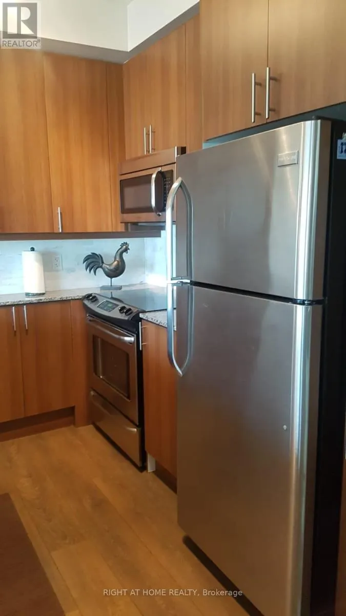 1105 - 525 WILSON AVENUE