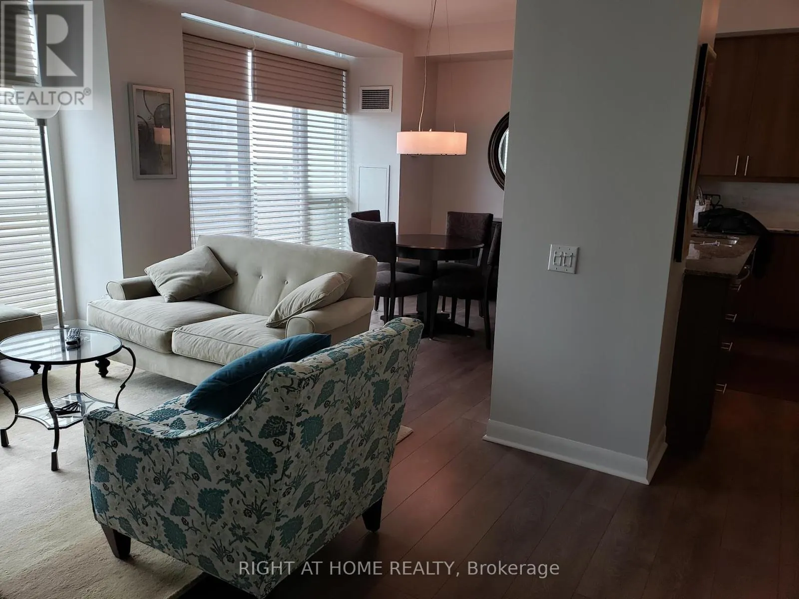 1105 - 525 WILSON AVENUE