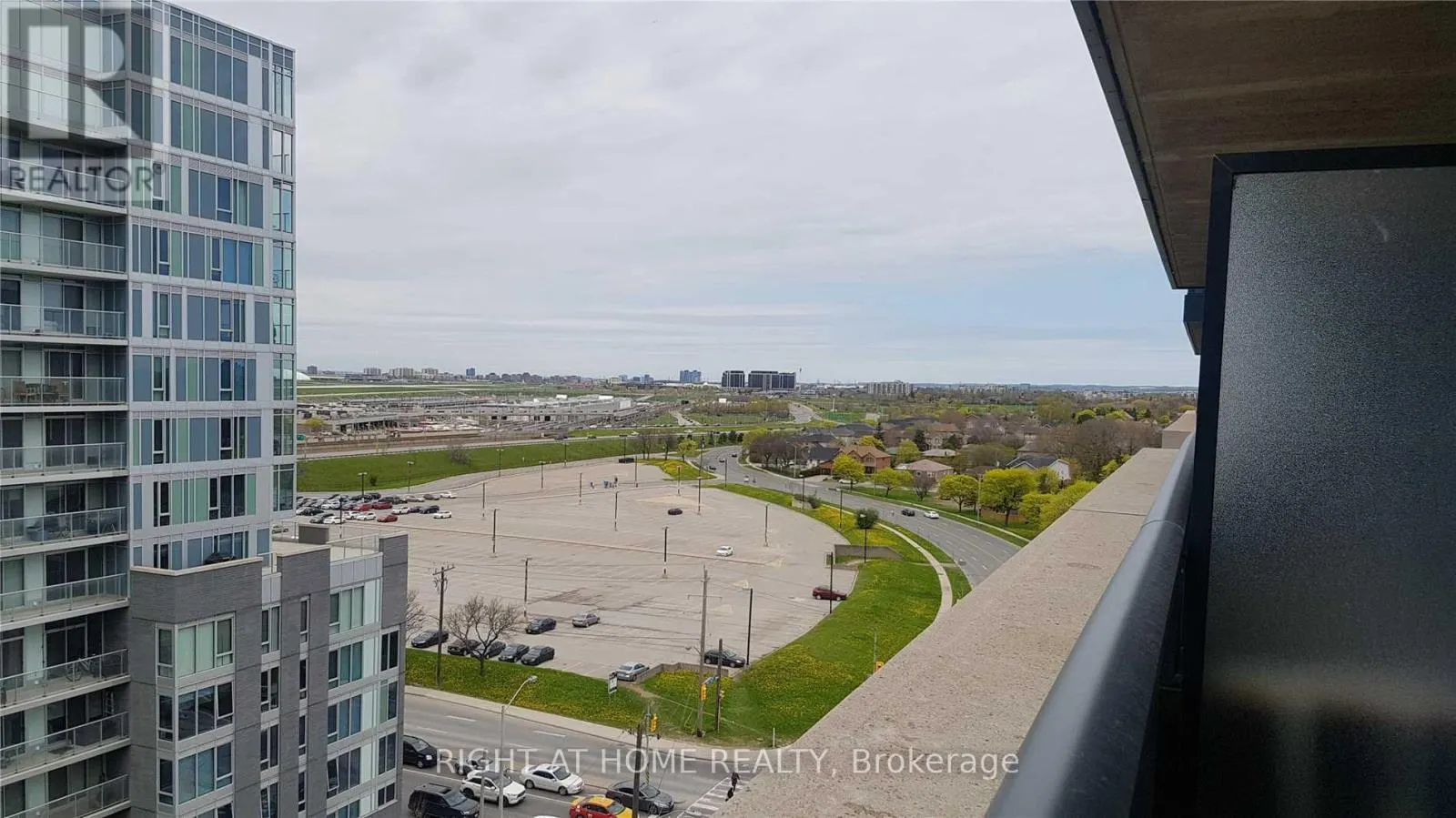 1105 - 525 WILSON AVENUE