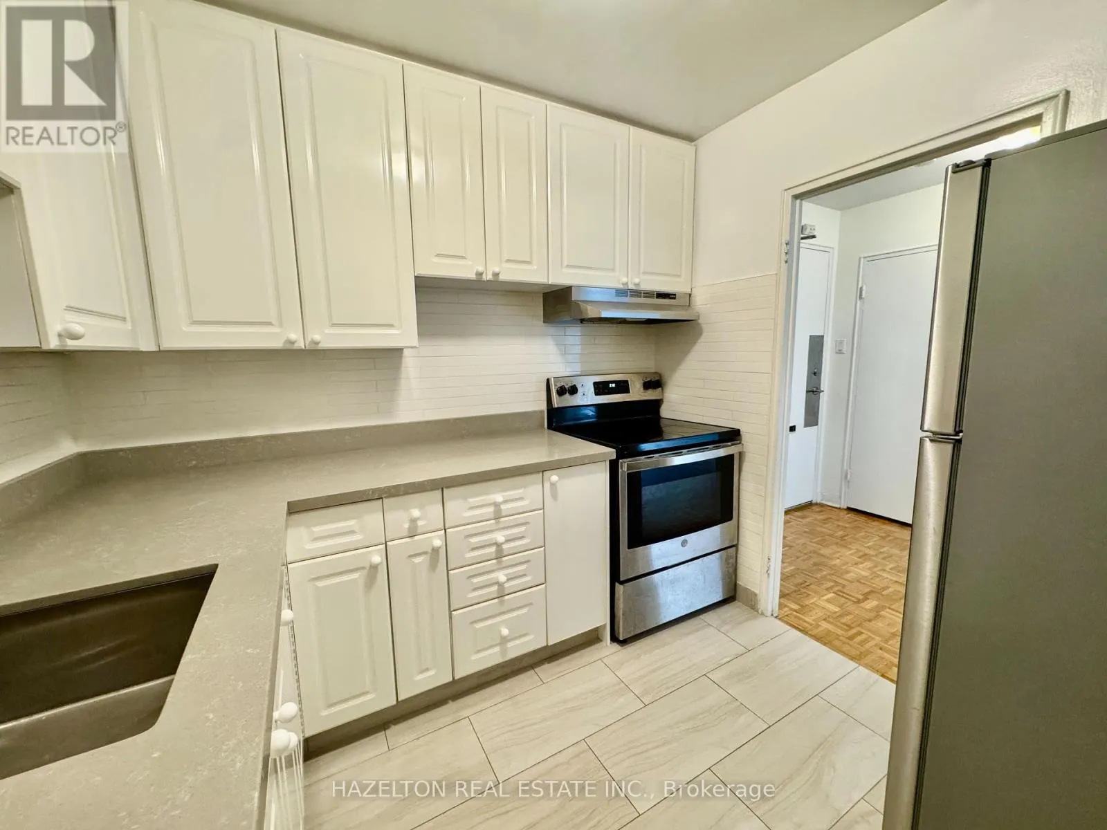 102 - 88 WELLESLEY STREET E