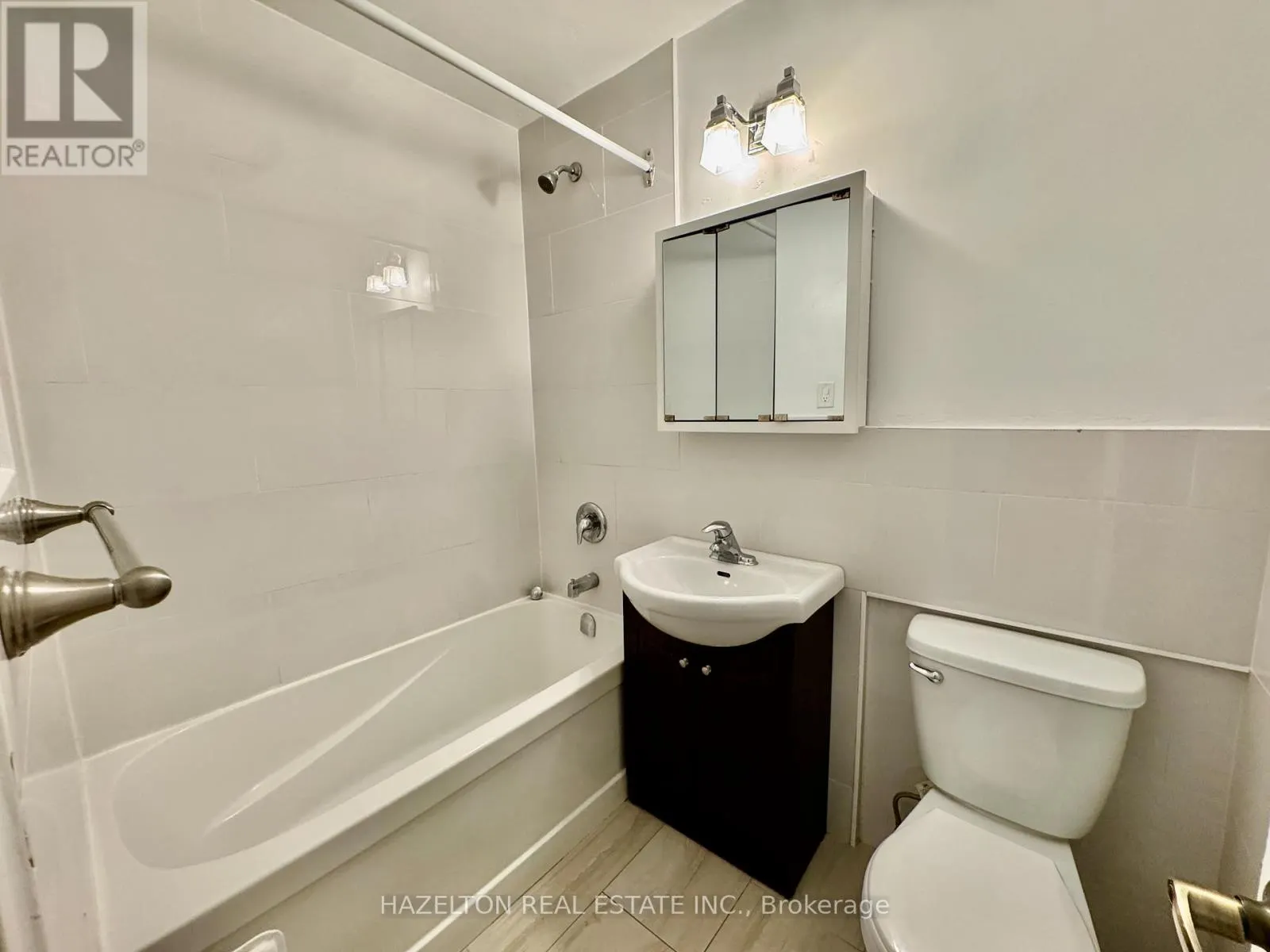 102 - 88 WELLESLEY STREET E