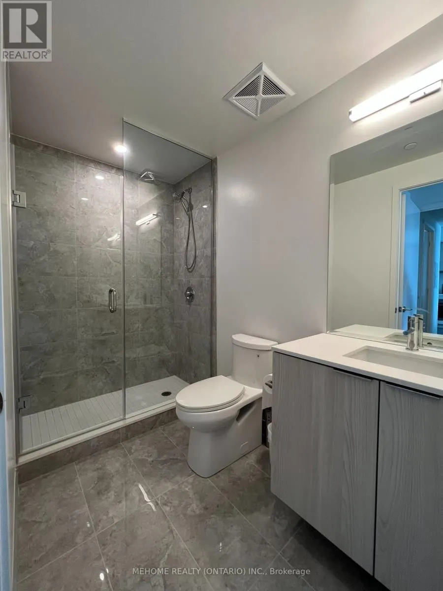 15 QUEENS QUAY E
