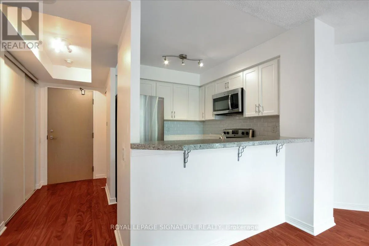 410 - 942 YONGE STREET