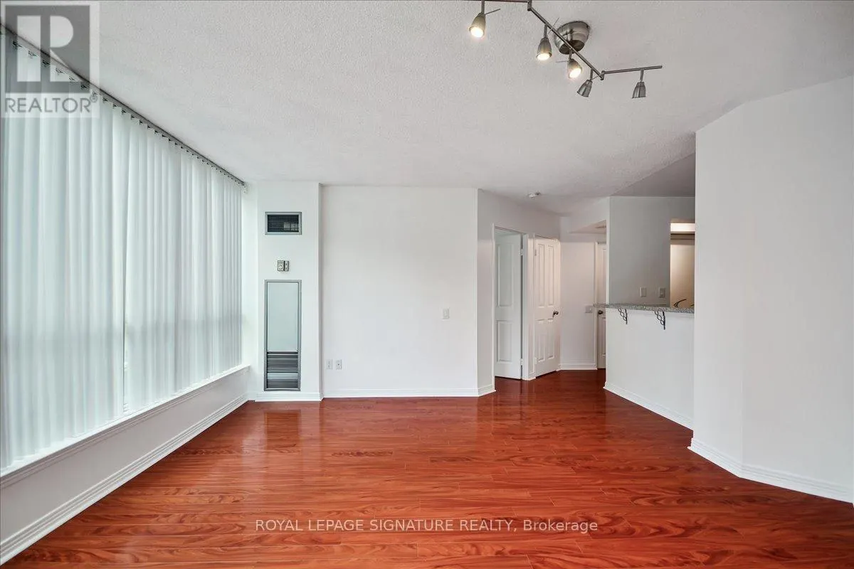 410 - 942 YONGE STREET