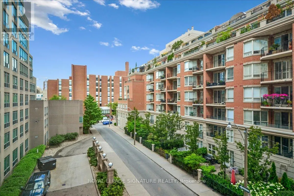 410 - 942 YONGE STREET
