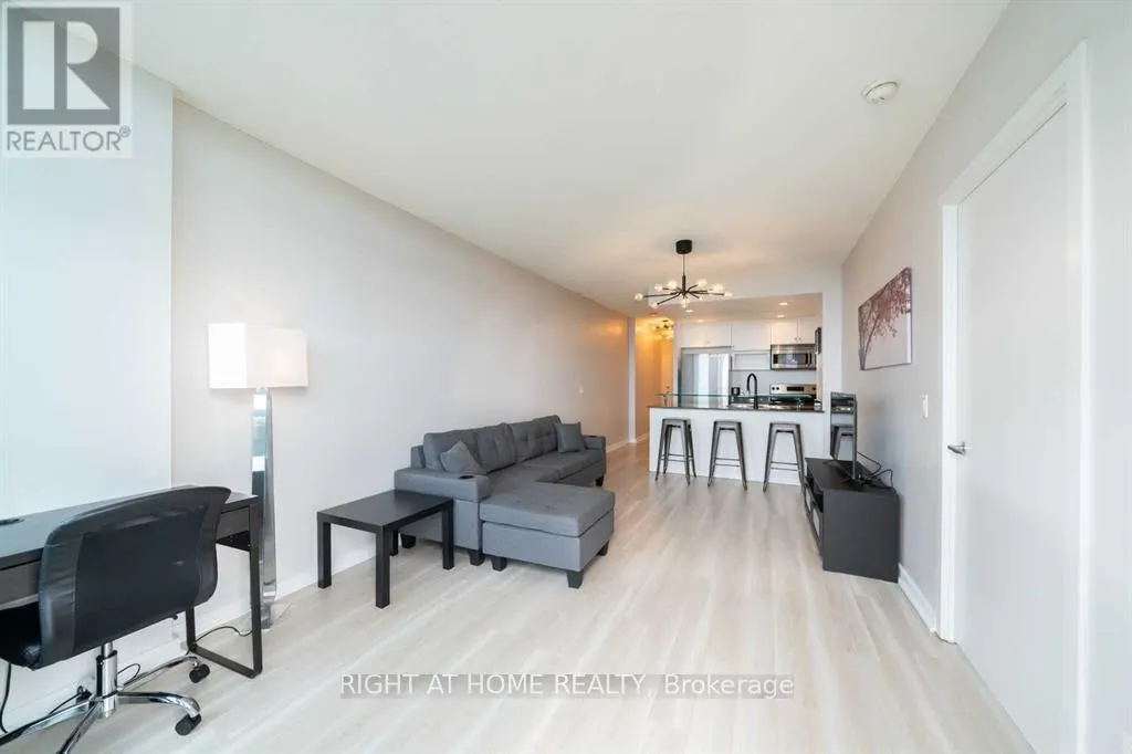 407 - 218 QUEENS QUAY W