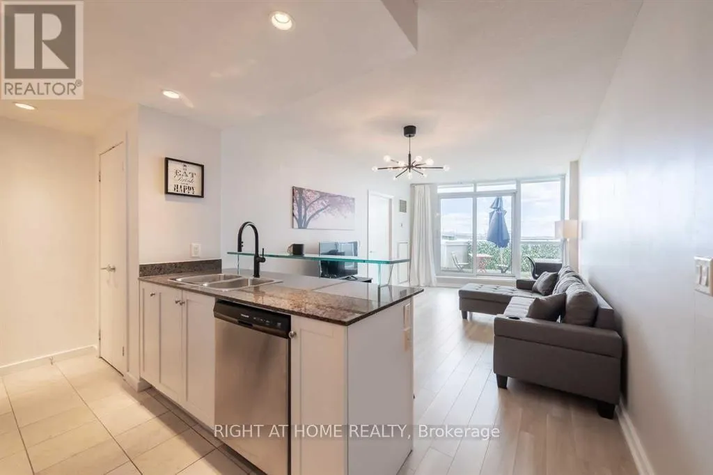 407 - 218 QUEENS QUAY W