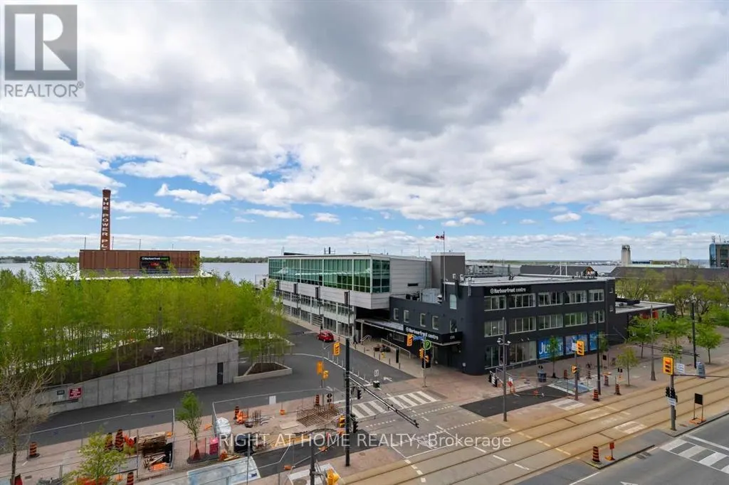 407 - 218 QUEENS QUAY W