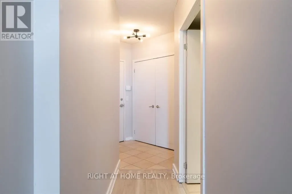 407 - 218 QUEENS QUAY W