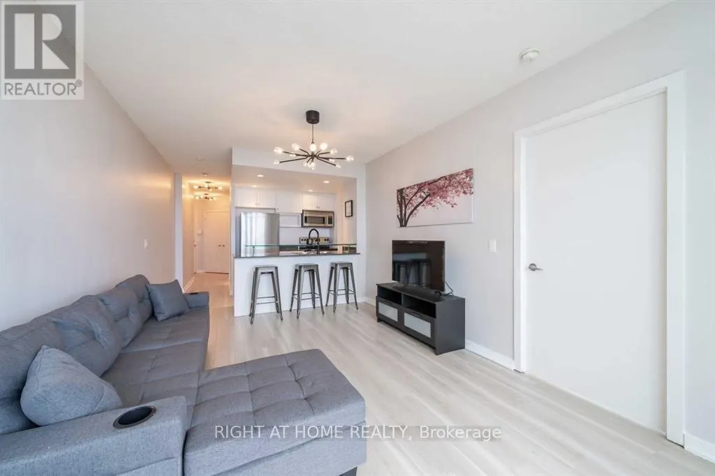 407 - 218 QUEENS QUAY W