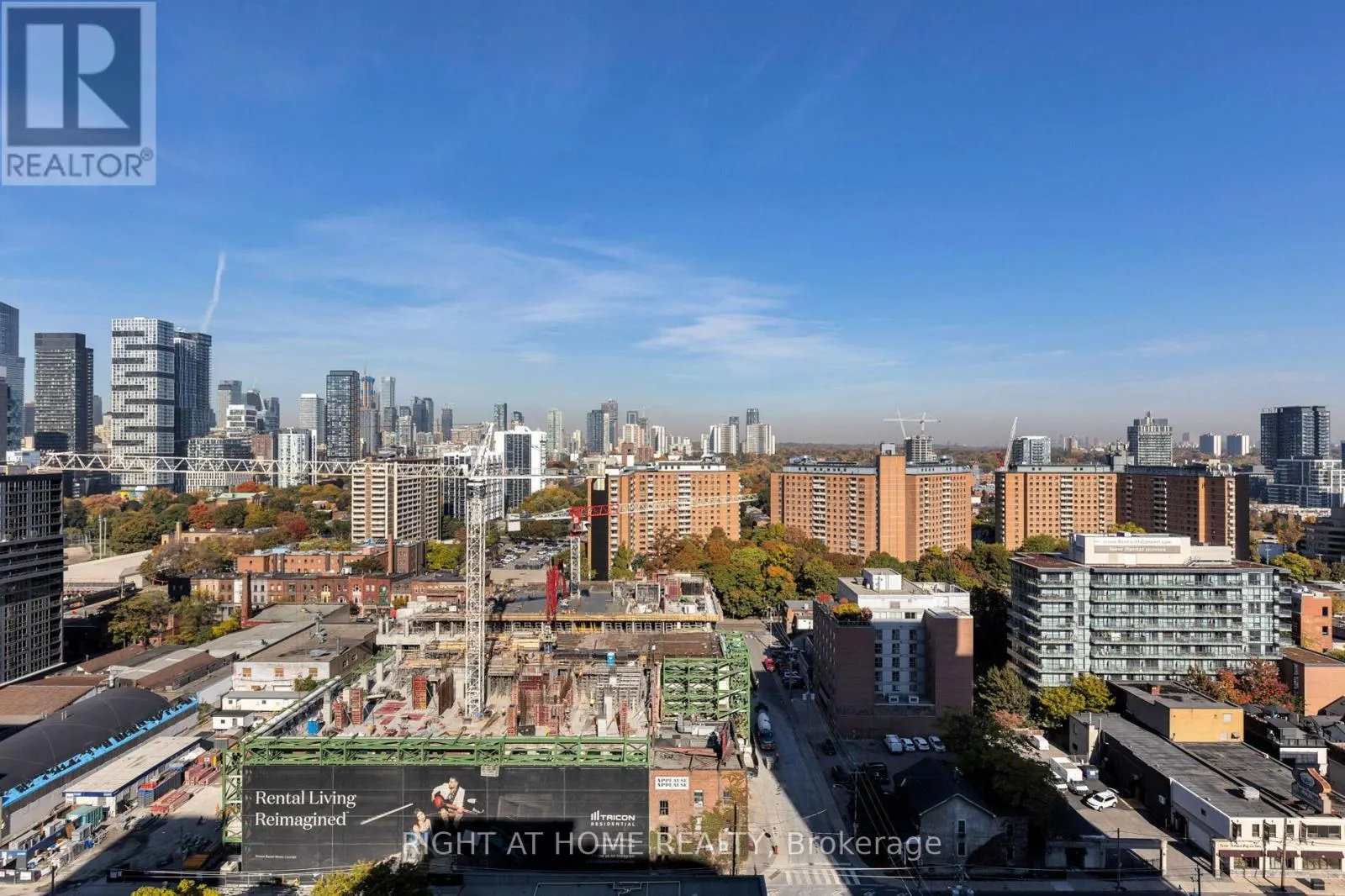 PH 216 - 460 ADELAIDE STREET E