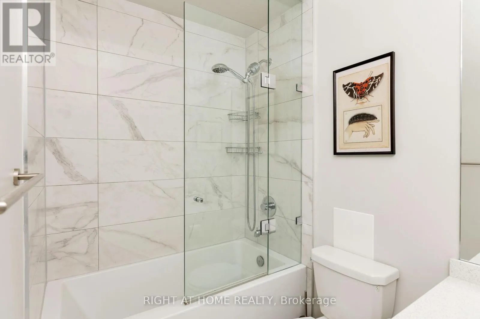 PH 216 - 460 ADELAIDE STREET E