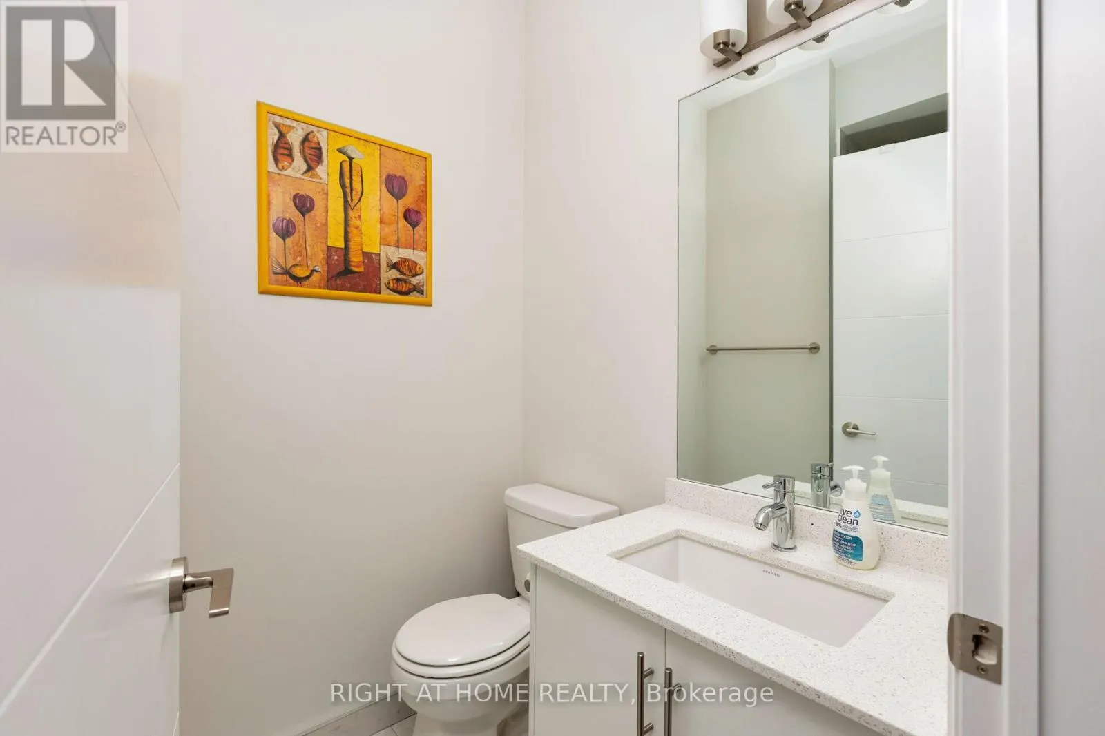 PH 216 - 460 ADELAIDE STREET E