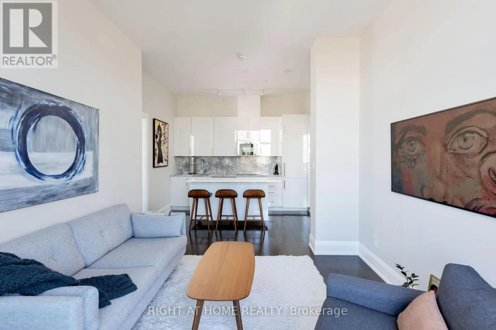 PH 216 - 460 ADELAIDE STREET E