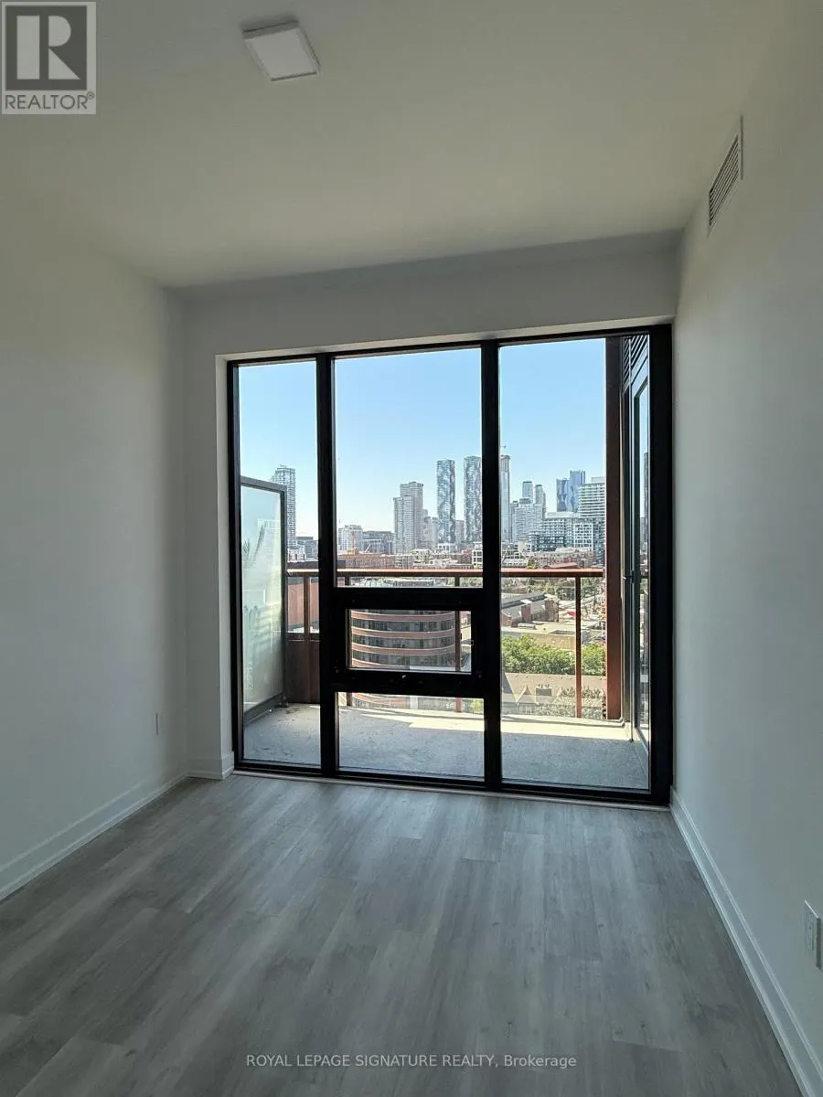 PH17 - 28 EASTERN AVENUE