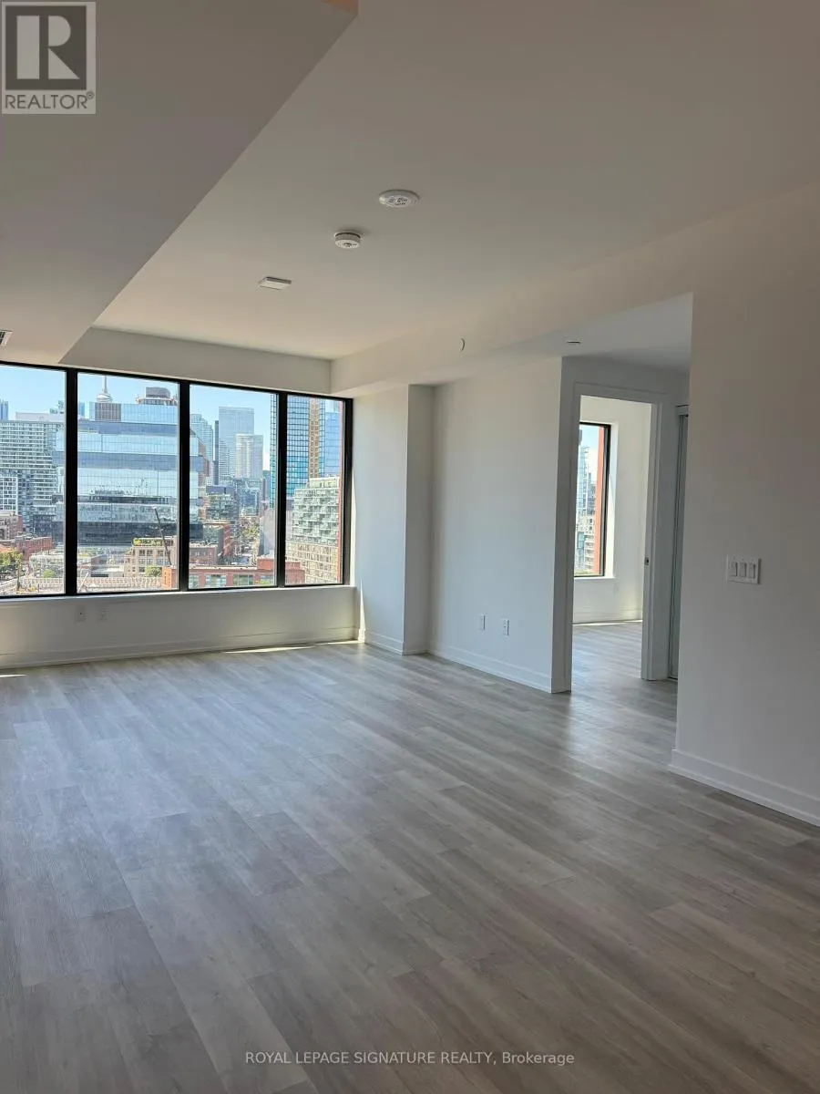 PH17 - 28 EASTERN AVENUE