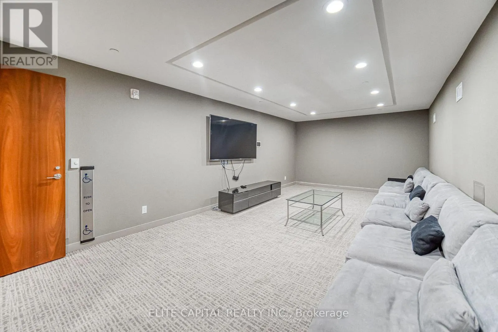 455 FRONT STREET E