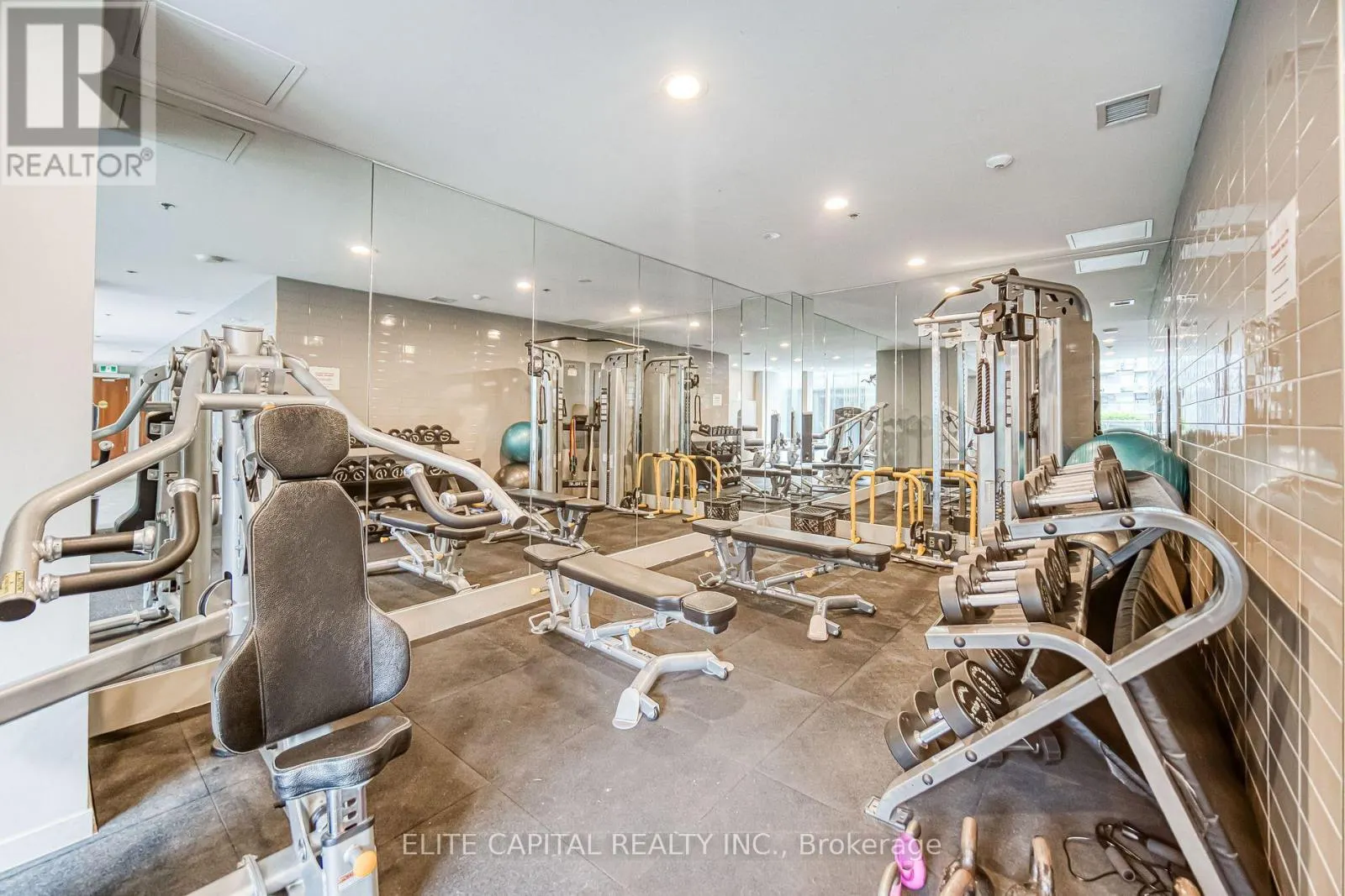 455 FRONT STREET E