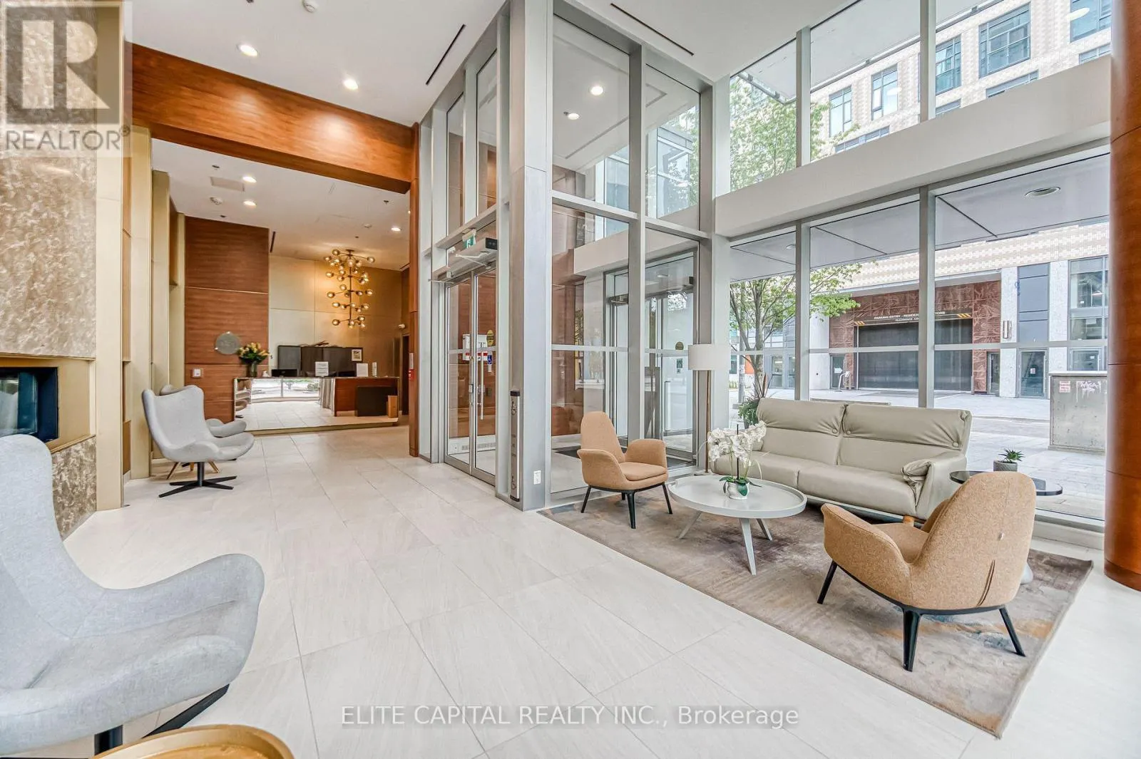 455 FRONT STREET E